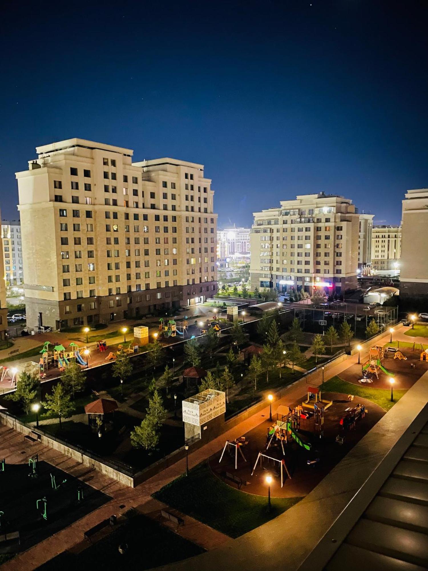 Park Avenue Напротив Ботанического Сада Astana Bagian luar foto